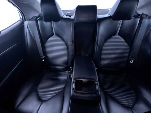 Used 2024 Toyota Camry SE image 36