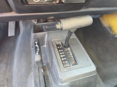 Used 2006 Jeep Wrangler X w/ Tire & Wheel Group (Ecco) AWD/4WD image 12