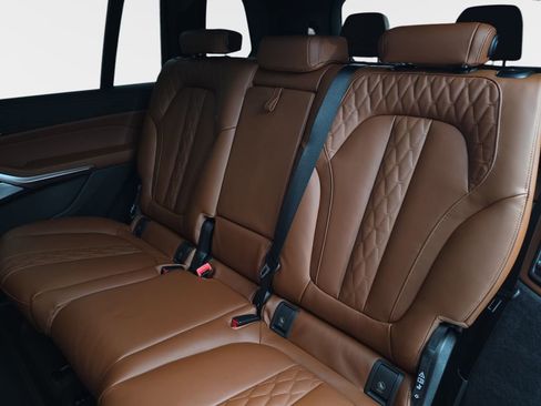 New 2026 BMW X7 M60i image 15