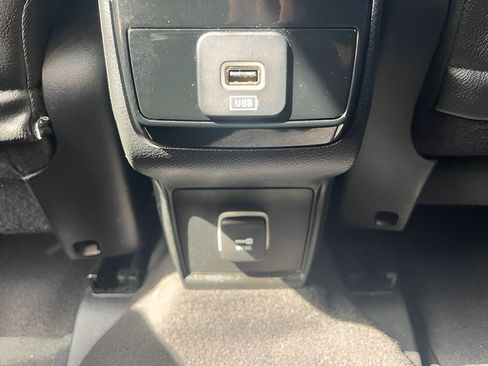 Used 2023 Jeep Compass Latitude AWD/4WD image 31
