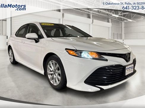 Used 2019 Toyota Camry LE image 1
