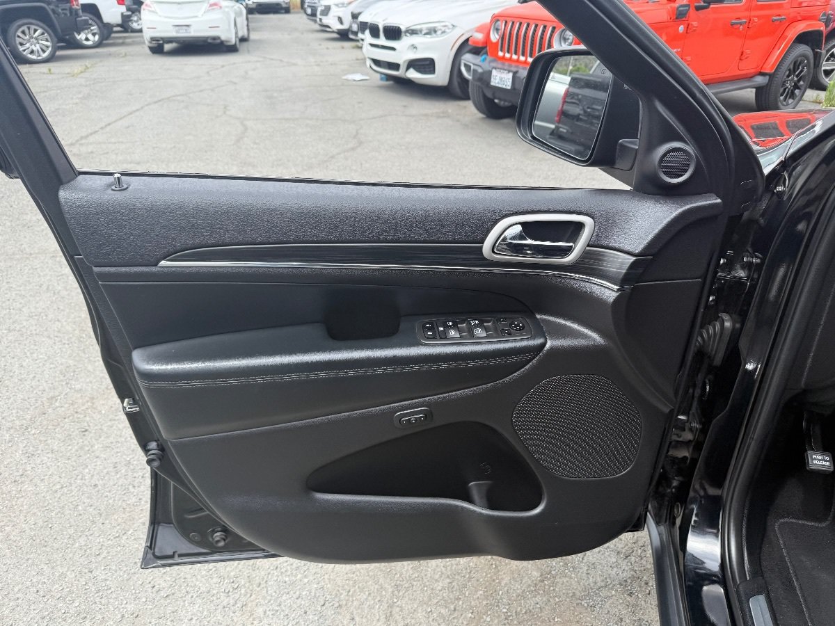 Used 2021 Jeep Grand Cherokee Limited AWD/4WD image 11