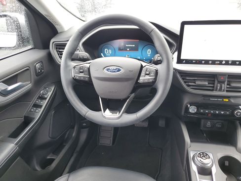 Used 2024 Ford Escape Platinum image 11