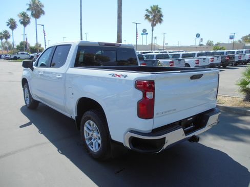 Used 2023 Chevrolet Silverado 1500 LT w/ Safety Package AWD/4WD image 3