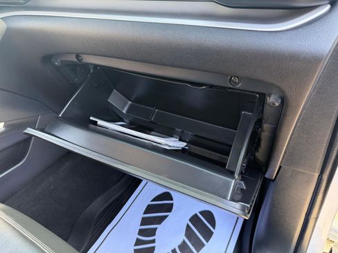 Used 2022 Ford Explorer XLT w/ Equipment Group 202A image 40