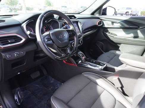 Certified 2023 Chevrolet TrailBlazer RS w/ Sun and Liftgate Package image 17