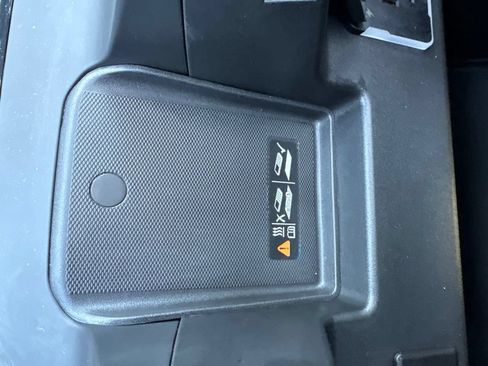 Used 2025 Chevrolet Silverado 2500 ZR2 w/ Technology Package AWD/4WD image 48