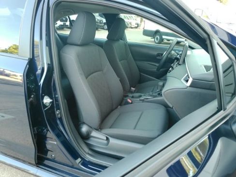 Used 2025 Toyota Corolla LE FWD image 21
