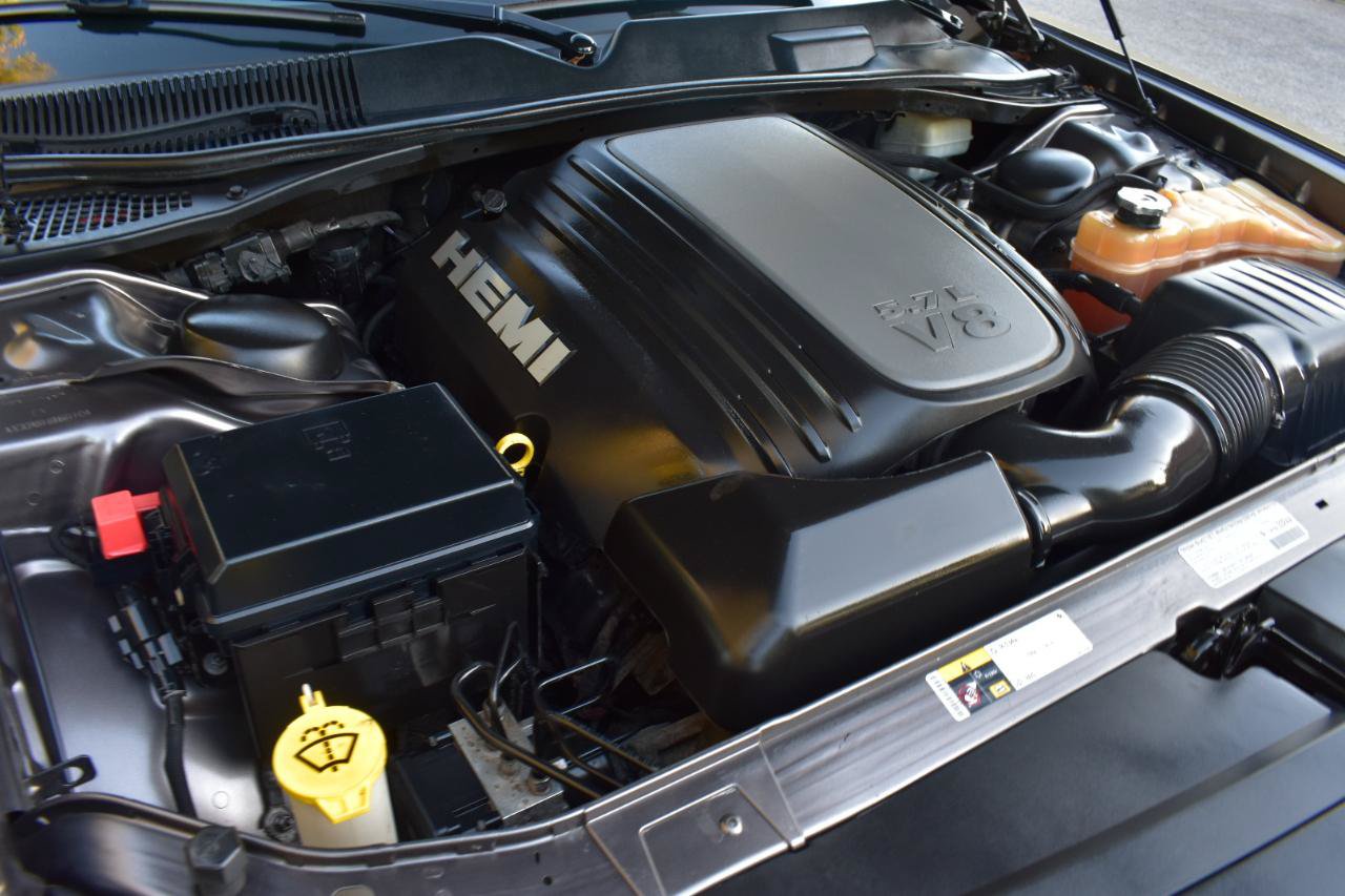 Used 2013 Dodge Challenger R/T RWD image 34