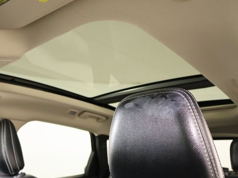 Used 2020 Ford Escape SE Sport image 17