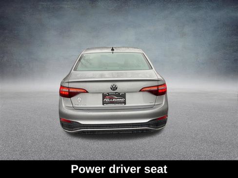 Used 2023 Volkswagen Jetta SE FWD image 5