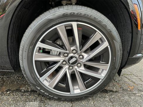 New 2026 Cadillac Vistiq Sport image 9