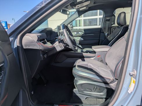 Used 2025 Ford Explorer ST AWD/4WD image 17