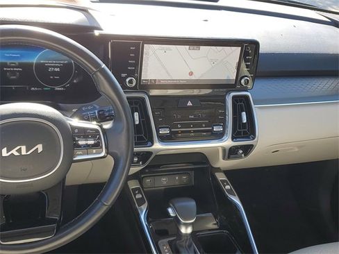 Certified 2023 Kia Sorento SX image 14