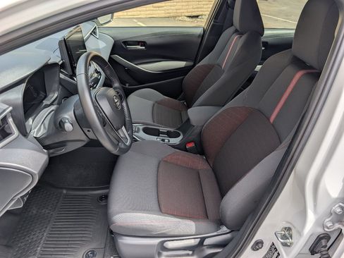 Used 2026 Toyota Corolla SE FWD image 2