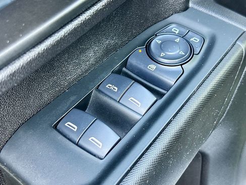 Used 2024 GMC Sierra 3500 Pro w/ Convenience Package image 18