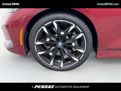 Certified 2025 BMW 330i xDrive Sedan w/ M Sport Package AWD/4WD image 9