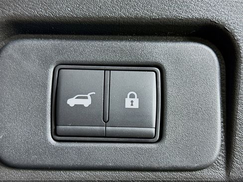 Used 2024 Nissan Rogue SV w/ SV Premium Package FWD image 29