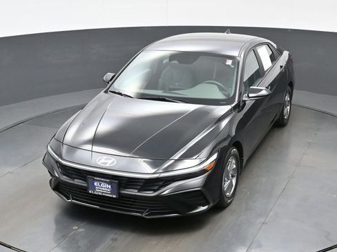 Used 2024 Hyundai Elantra SE FWD image 37