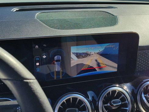 Certified 2025 Mercedes-Benz GLB 250 image 24