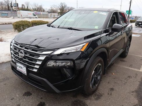 Certified 2025 Nissan Rogue SV image 8