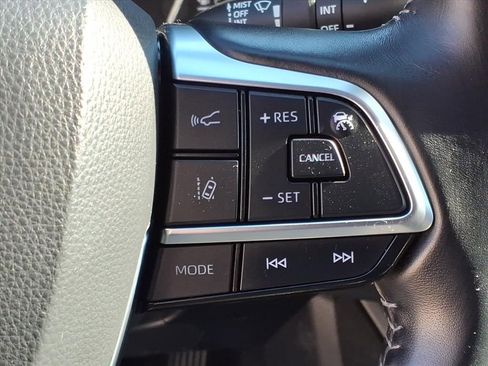 Used 2021 Toyota Highlander XSE image 25