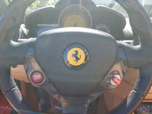 Used 2010 Ferrari California Spyder image 21