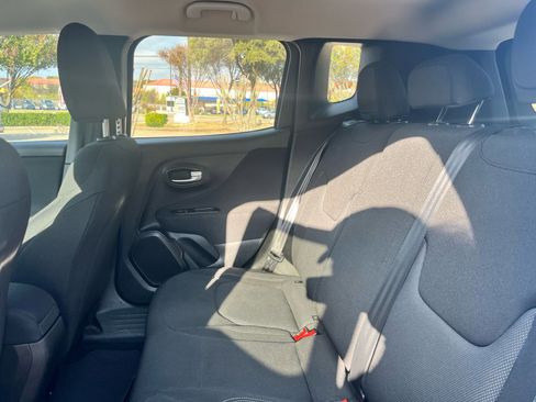 Used 2020 Jeep Renegade Sport image 23