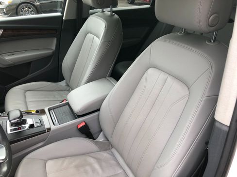 Used 2020 Audi Q5 2.0T Premium w/ Convenience Package image 12