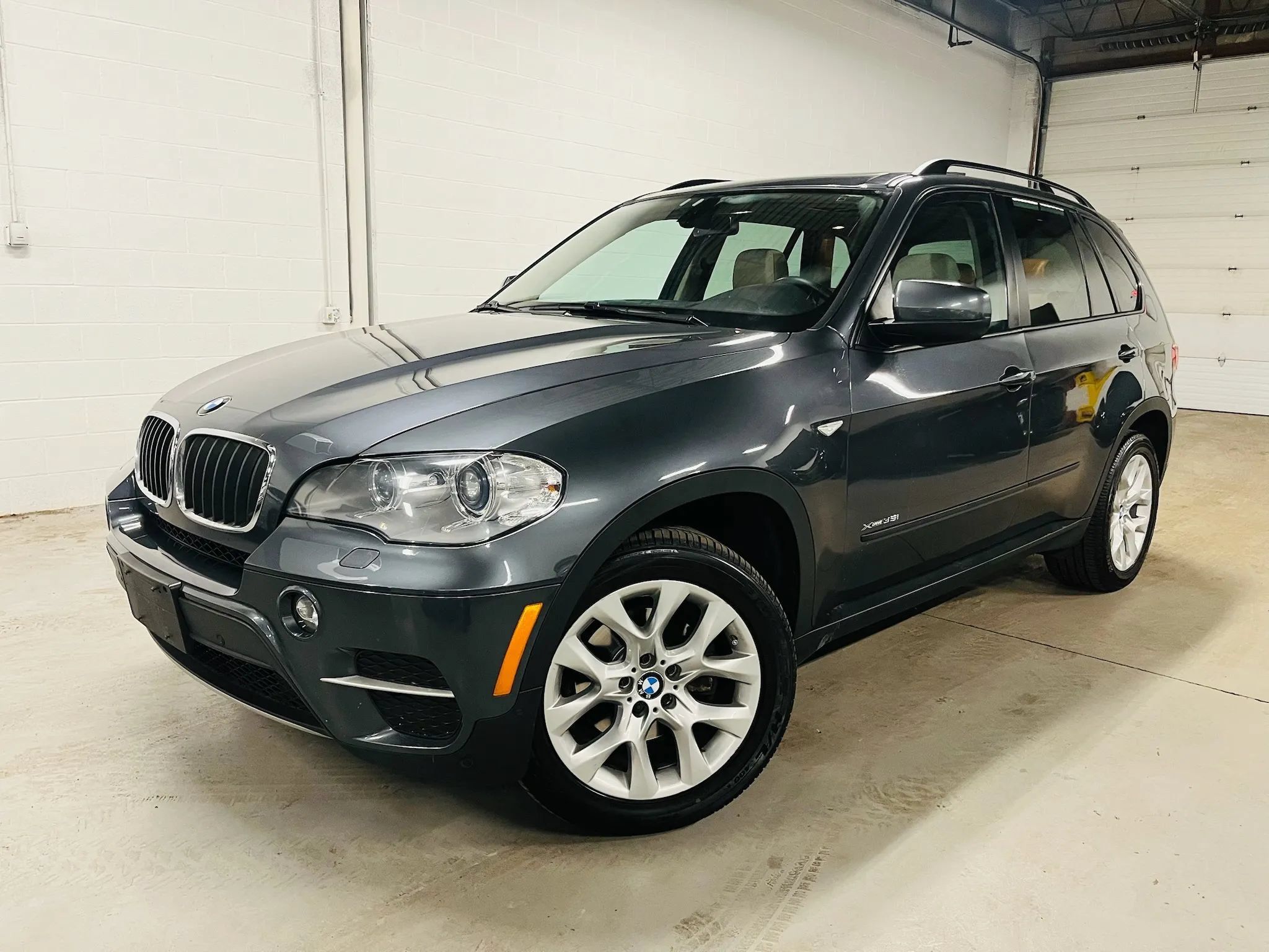 Used 2013 BMW X5 xDrive35i AWD/4WD image 1
