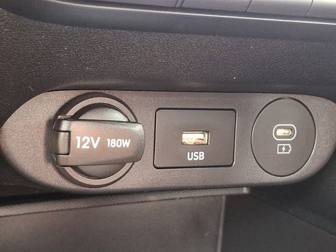 Certified 2025 Hyundai Elantra SE image 23