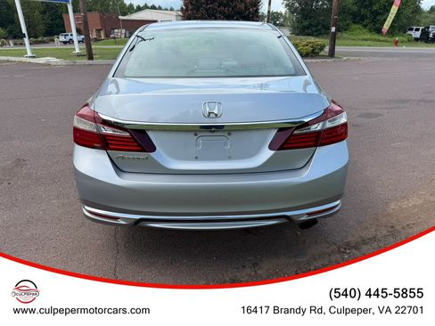 Used 2017 Honda Accord LX image 4
