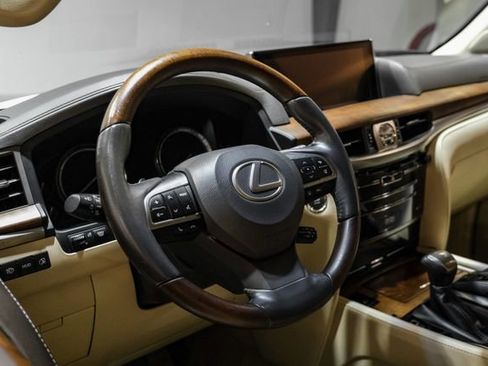 Used 2018 Lexus LX 570 4WD w/ Luxury Package image 21