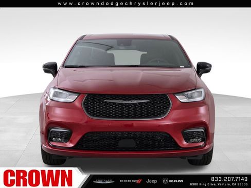 New 2026 Chrysler Pacifica Select image 2