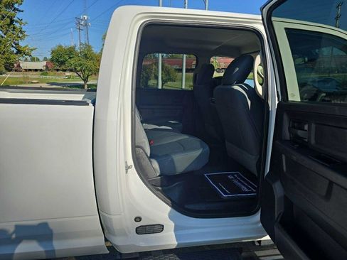 Used 2016 RAM 2500 Tradesman w/ Chrome Appearance Group image 27