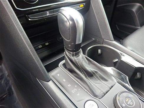 Used 2022 Volkswagen Atlas Cross Sport SE image 14