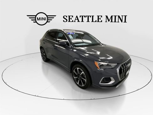 Used 2021 Audi Q3 2.0T Premium Plus image 2