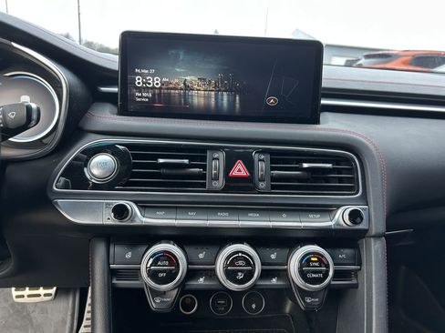 Used 2022 Genesis G70 3.3T w/ Sport Advanced Package image 9