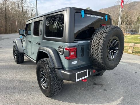 Used 2024 Jeep Wrangler Unlimited Rubicon w/ XTREMEE 35" Tire Package image 6