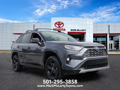 Used 2019 Toyota RAV4 XSE AWD/4WD image 6