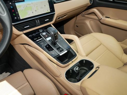 Certified 2022 Porsche Cayenne Coupe AWD/4WD image 26