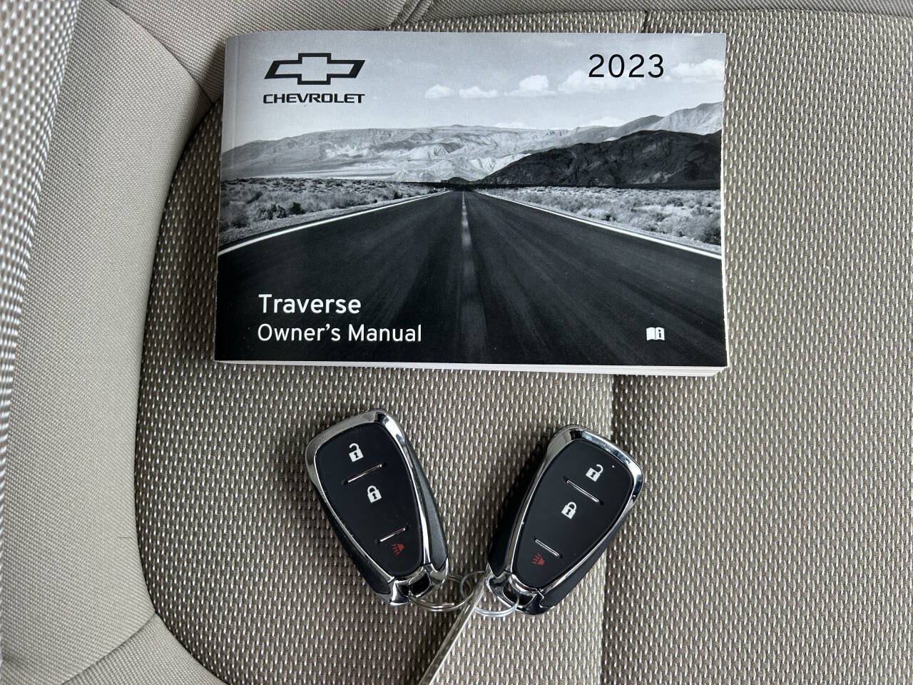 Used 2023 Chevrolet Traverse LS w/ Midnight/Sport Edition FWD image 40