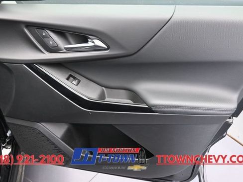 Used 2025 Chevrolet Equinox LT FWD image 29