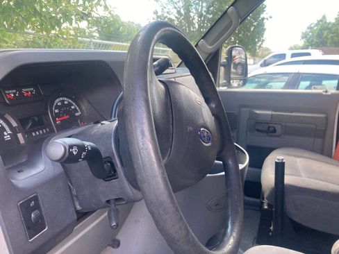 Used 2010 Ford E-150 and Econoline 150 image 14