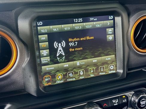 Used 2021 Jeep Gladiator Mojave AWD/4WD image 29