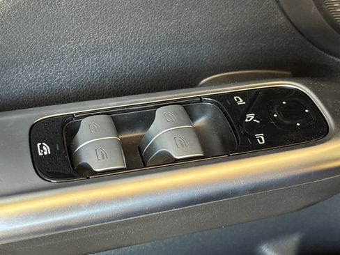 New 2025 Mercedes-Benz C 300 4MATIC Sedan image 13