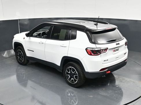 Used 2025 Jeep Compass Trailhawk AWD/4WD image 49