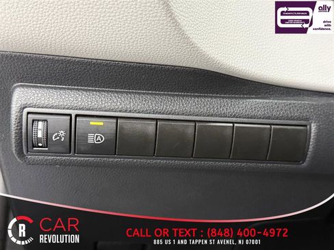 Used 2024 Toyota Corolla LE FWD image 23
