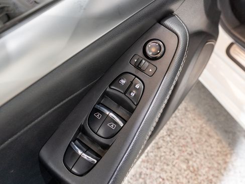 Used 2023 Nissan Maxima SL FWD image 13