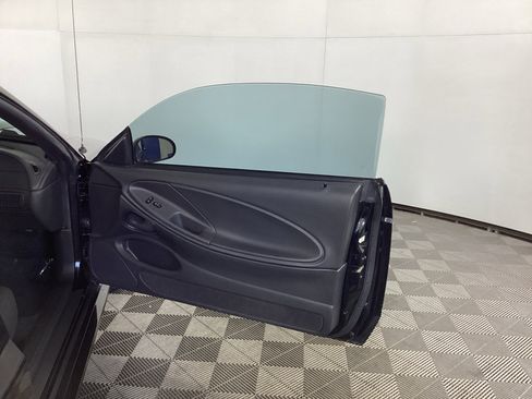 Used 2001 Ford Mustang GT RWD image 8